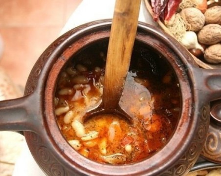 Утре започват Коледните пости, как да се храним?