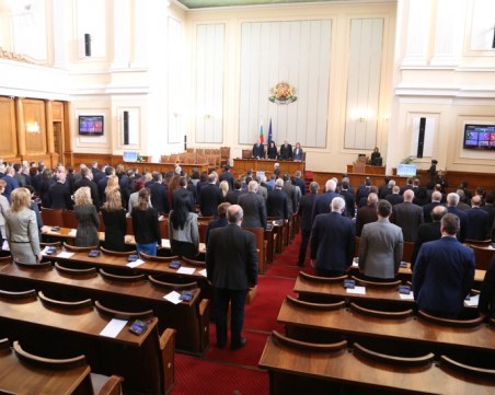 ГЕРБ и Патриотите се топят кой е предложил да се орежат болничните