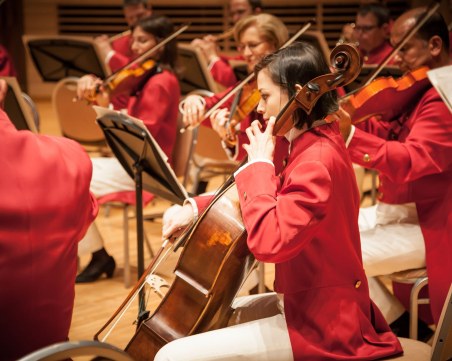 Специален робот снима коледния концерт на Щраус Виена Оркестър в столицата