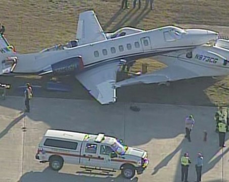 Два самолета се сблъскаха на международно летище