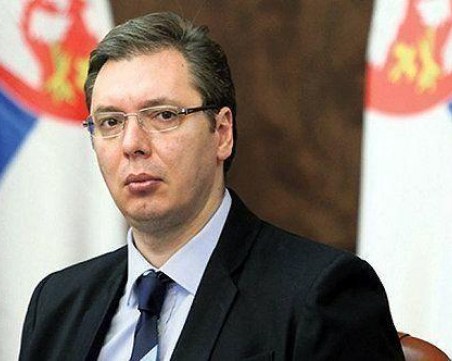 Приеха по спешност сръбския президент в болница