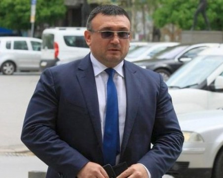 1080 лв. обрани на газстанцията, касиерката с рана в бедрото