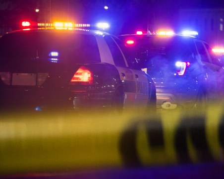 Американец уби жена си и трите им деца, после се гръмна