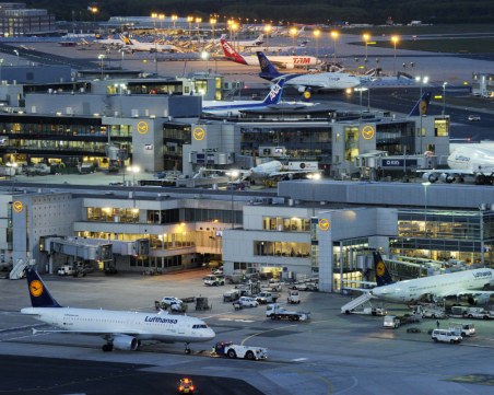 Два самолета се сблъскаха на летището във Франкфурт