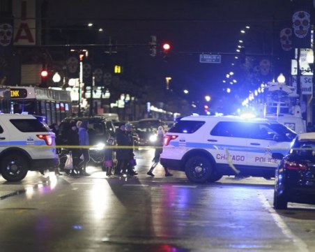 Пари срещу оръжия – властите в Чикаго с отчаяни мерки да спрат убийствата