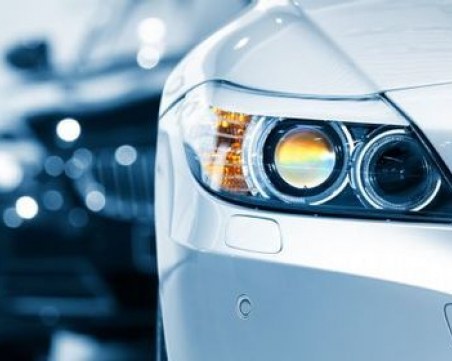 Седмокласник карал редовно семейното БМВ, родителите му на гурбет