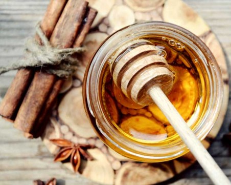 Кои здравословни проблеми може да излекувате с мед и канела