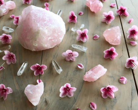 5 вълшебни кристала, които привличат любов и стабилност