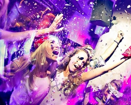 Дискотека в Банско или механа в София - какво избират студентите за 8-ми декември?