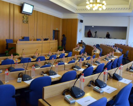 ГЕРБ заложи на стари шефове на комисии, патриотите оглавиха две