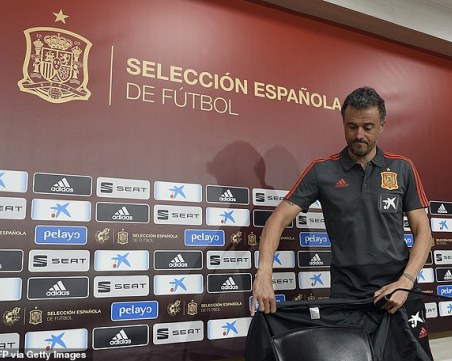 Луис Енрике се завърна начело на Испания, скандал беляза смяната