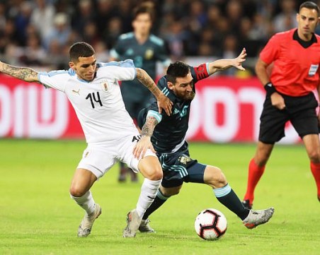 Меси с невероятен дрибъл и лют скандал с Кавани на мача с Уругвай