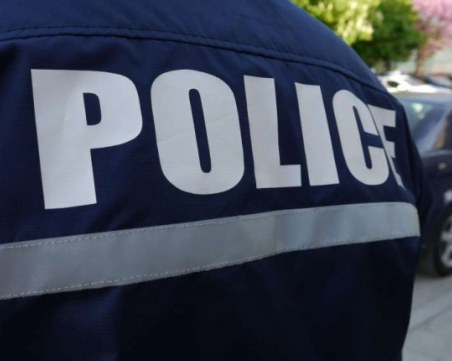 Разследват пловдивски полицай,  завлякъл жители на село Войсил с хиляди левове