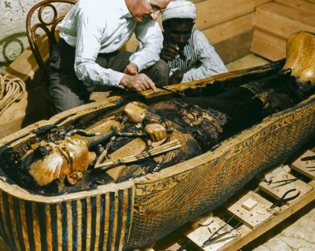 Тутанкамон умрял от инфекция на крака след катастрофата с колесница