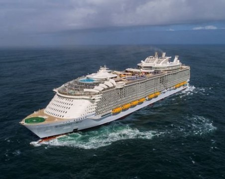 Баща на две деца падна от круизен кораб край Карибите и загина