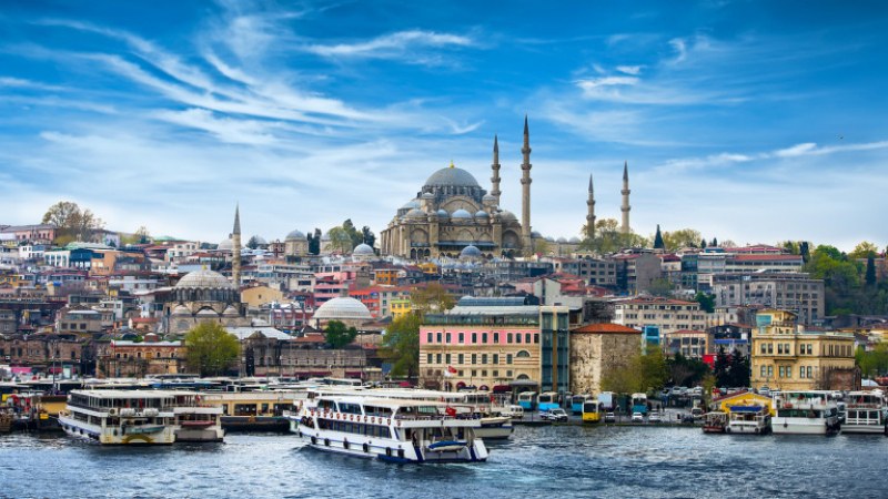 Турция готви нов данък за туристите, нощувките поскъпват