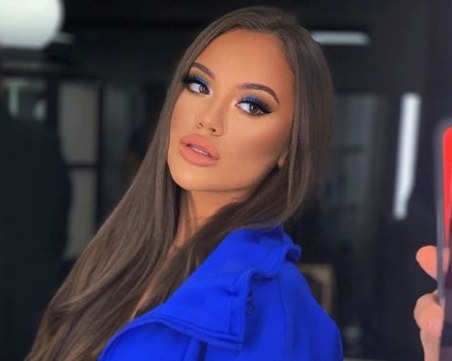 Дъщерята на Анелия нарисува първата си картина