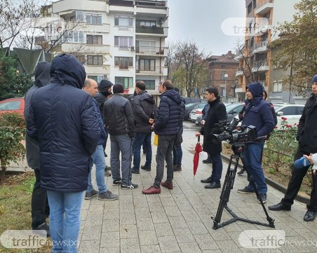Фенове на Ботев Пловдив посрещнаха общинските съветници на първата им сесия