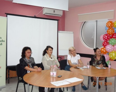 Две сестрички, настанени в приемни семейства, се срещнаха със своя брат в Пловдив