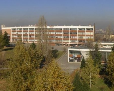 Гняв за мизерни порции в училищен стол: Супа от 150 грама и четвърт портокал