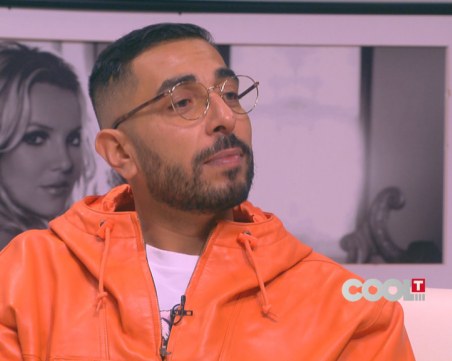 100 кила написа книга, строи си къща