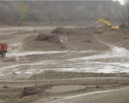 Граждани се вдигнаха на протест заради строеж на АМ 