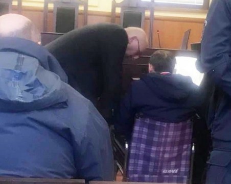 Държавата иска 3,6 млн. от групата на Миню Стайков, той изкара 8 часа в инвалиден стол