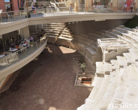 Пловдивчанка отнесе 300 лева акт за бира на Римския стадион, успя да го бутне в съда