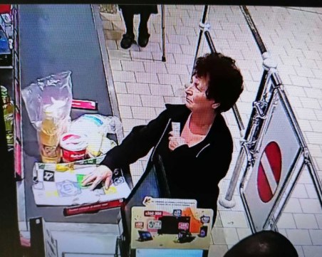 Полицията издирва извършителка на кражба в пловдивски магазин