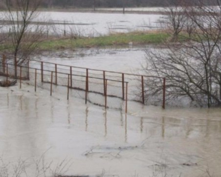 Язовири в Бургаско пред преливане, съветват местните да се евакуират
