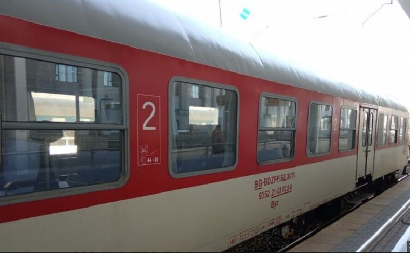 Оперират намушканото във влака Пловдив - Варна момиче