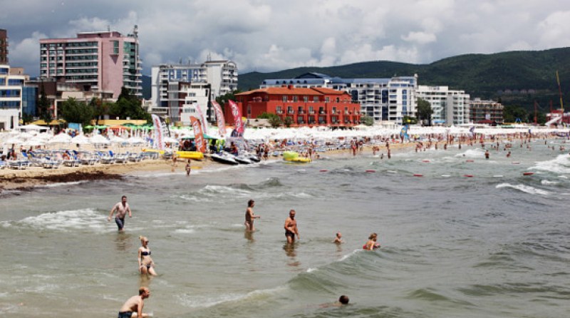 Равносметка: Румънци и пияни англичани са последна надежда за туризма по морето