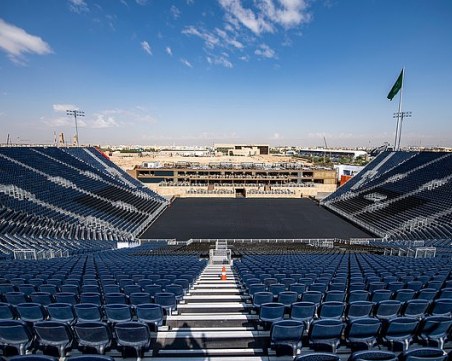 295 тона стомана в арената за битката Джошуа – Руис