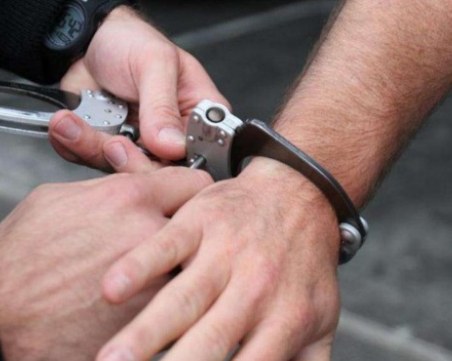 Асеновградчанин ограби друг, по време на бой пред дискотека