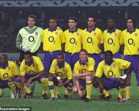 От Русия с любов: 10 проститутки чакали Арсенал в Москва