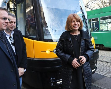 Фандъкова обеща още 25 нови трамваи до две години