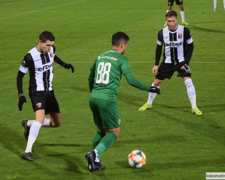 Локо пуска утре билетите за мача с Арда