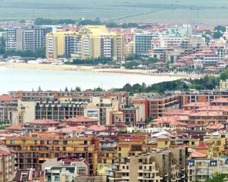 Официално: По-малко чужденци на Черноморието през 2019, в сравнение с 2018