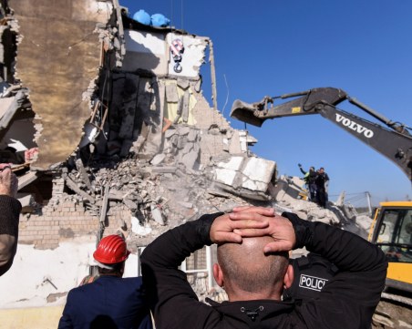 Отново! 5,1 по Рихтер разтресе Албания