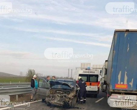 Възстановиха движението по АМ 