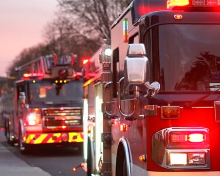 Мъж открадна пожарна в Канада, потегли да гази пешеходци