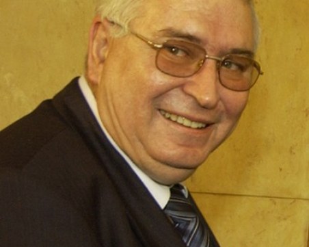 Почина проф. Любен Корнезов. Поклон!