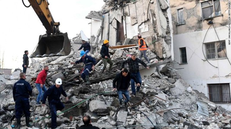 51 са жертвите след опустошителното земетресение в Албания