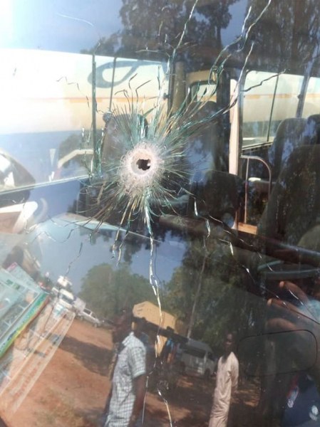 Стреляха по автобус с футболисти в Нигерия, има ранени