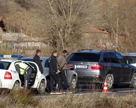 Верижна катастрофа блокира Е-79 край Благоевград