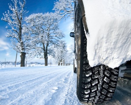 9 неща, които не трябва да оставяме в колата през зимата