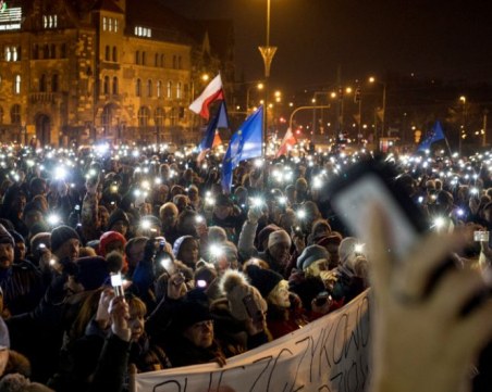 Антиправителствени протести избухнаха в Полша