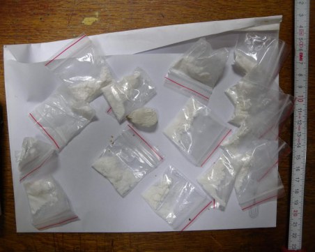 Шофьорка изхвърли 35 плика с наркотици при проверка от полицаи