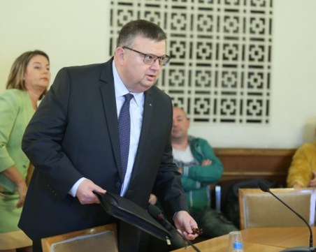 Цацаров: КПКОНПИ не се нуждае от нови правомощия, а действащите да не се ограничава