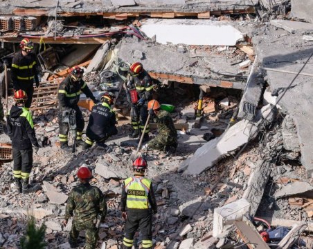 Земетресенията в Албания продължават! 4,3 по Рихтер разтърси страната